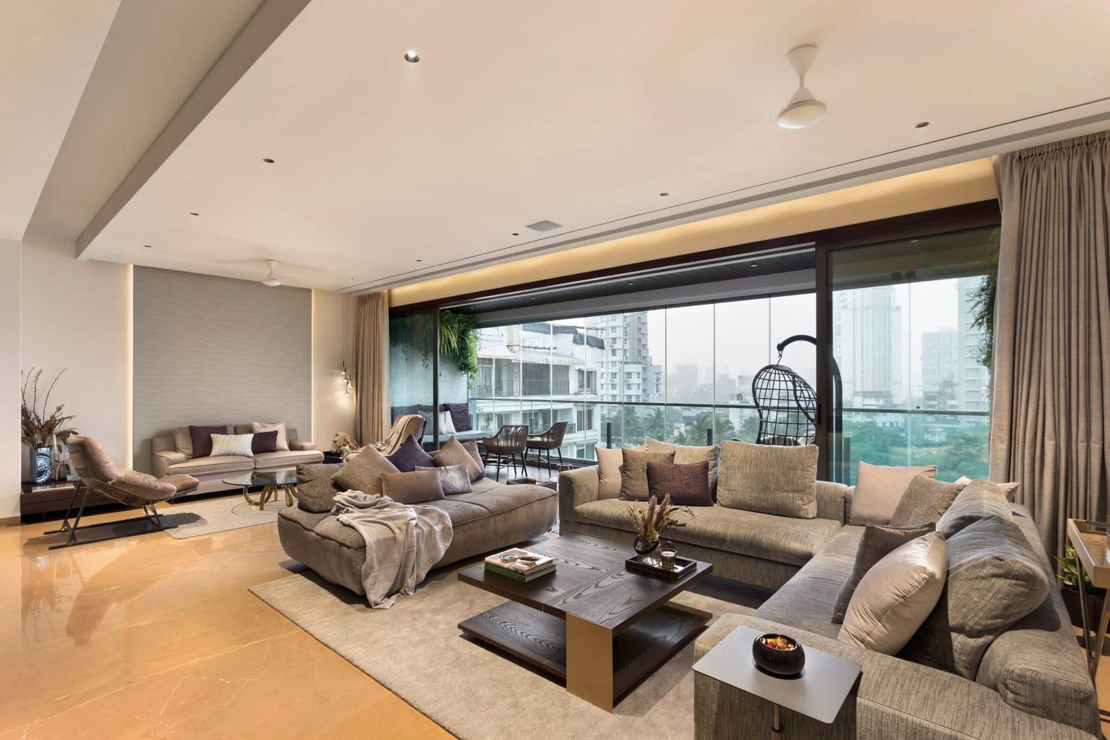 Contemporary residence