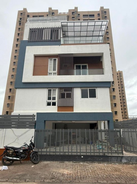 Bungalow at Nanded City, by Akruti Architects & Designers